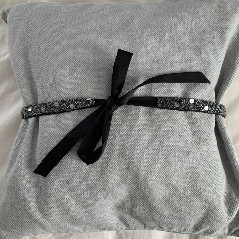 Black beaded soft belt